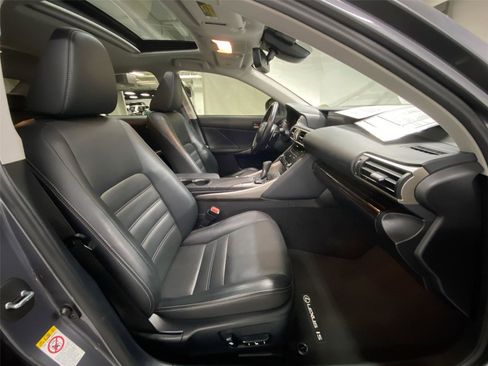 Used 2017 Lexus IS 300 AWD image 30