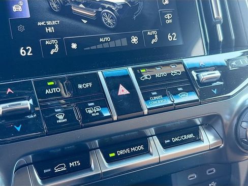 New 2026 Lexus LX 600 4WD w/ Premium Package image 36