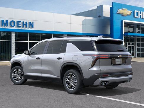 New 2026 Chevrolet Traverse LT w/ Driver Confidence Package FWD image 3