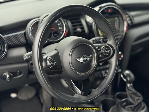 Used 2018 MINI Cooper S FWD image 12