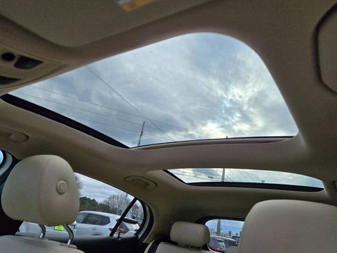 Used 2016 Mercedes-Benz GLA 250 GLA 250 Sport Utility 4D image 8