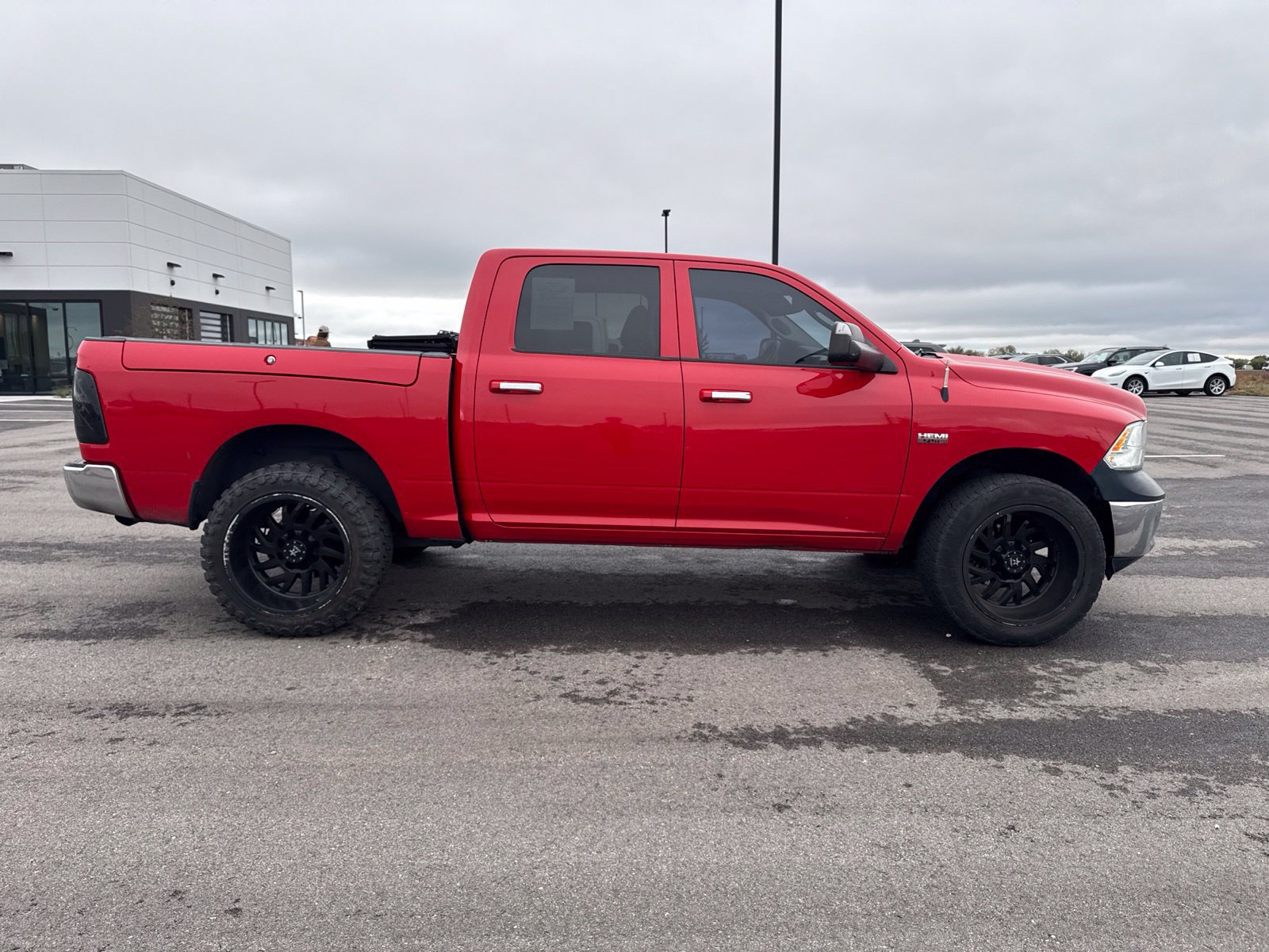 Used 2016 RAM 1500 Classic SLT AWD/4WD image 9