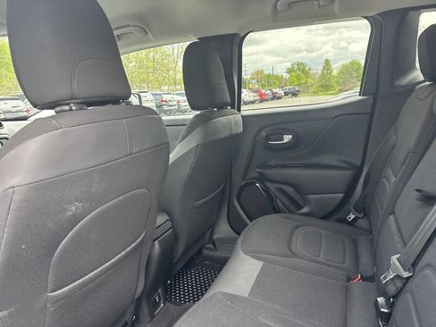 Used 2016 Jeep Renegade Latitude AWD/4WD image 16