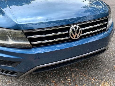 Used 2019 Volkswagen Tiguan SE w/ Panoramic Sunroof Package FWD image 33