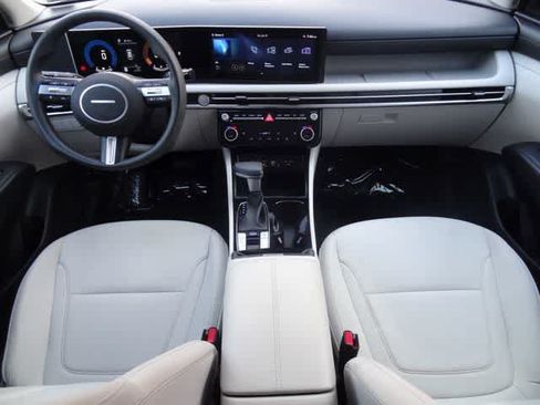 Used 2025 Hyundai Tucson SEL FWD image 12