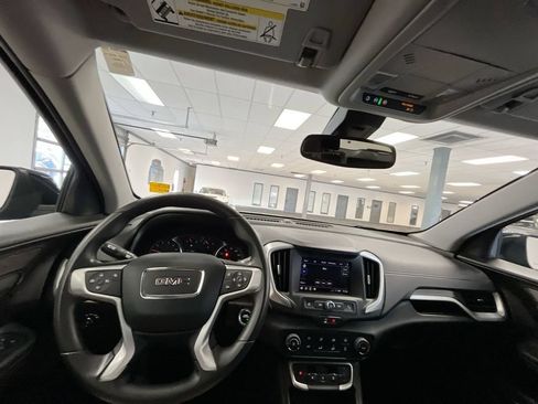 Used 2024 GMC Terrain SLE AWD/4WD image 15