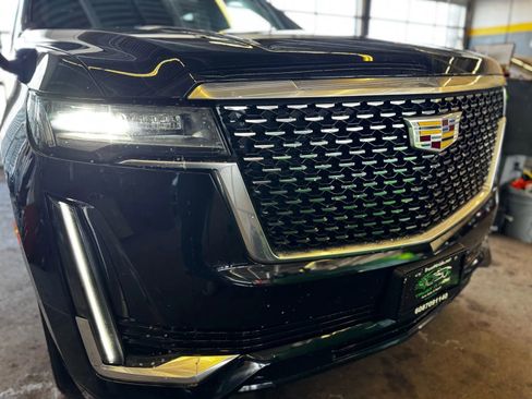 Used 2022 Cadillac Escalade ESV Luxury w/ LPO, Illumination Package image 31