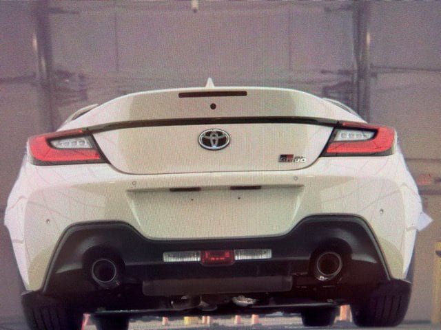 Used 2024 Toyota GR86 RWD image 10