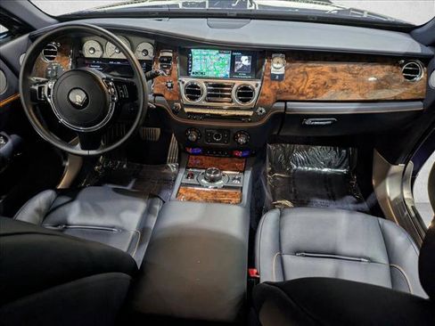 Used 2019 Rolls-Royce Dawn RWD image 21