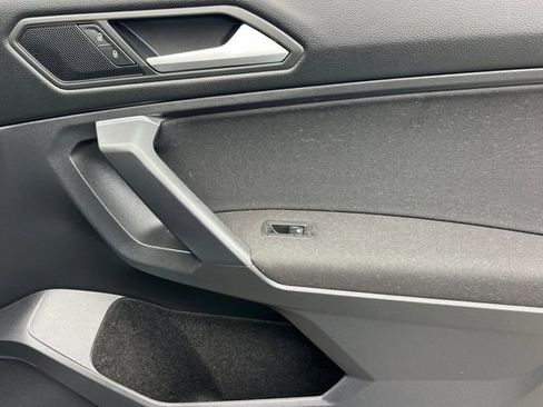 Used 2021 Volkswagen Tiguan S image 21