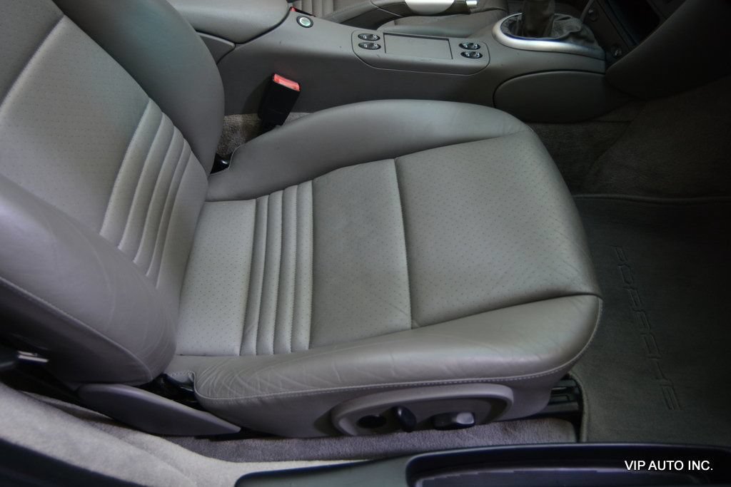 Used 2002 Porsche 911 Carrera 4 AWD/4WD image 22