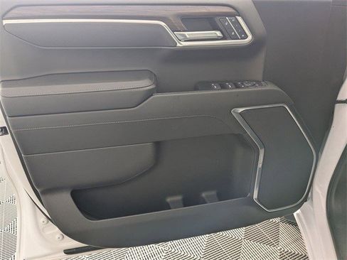 Certified 2025 GMC Sierra 1500 SLT image 10