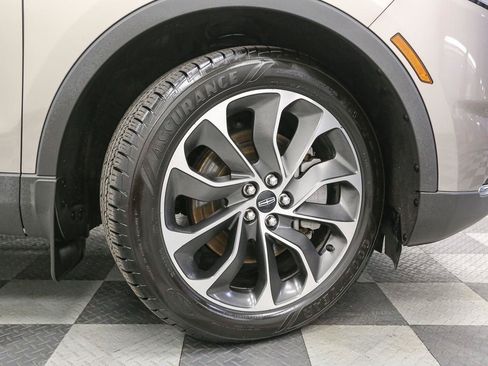 Used 2021 Lincoln Nautilus Reserve AWD/4WD image 17