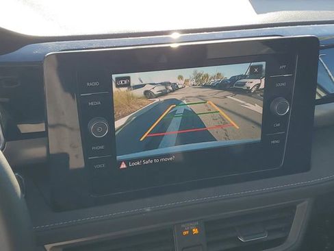 New 2026 Volkswagen Taos SE image 24