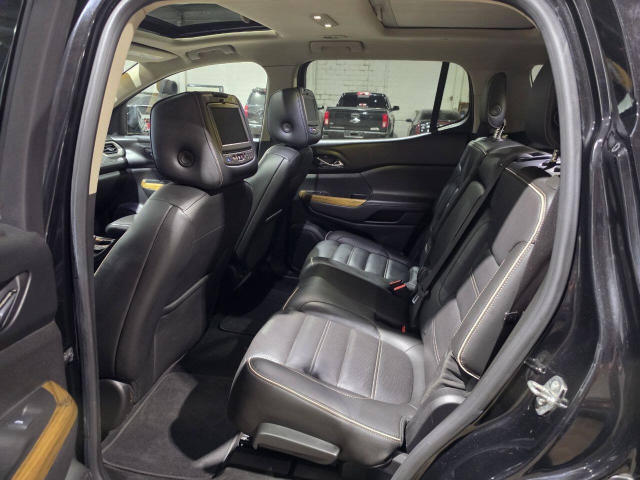 Used 2017 GMC Acadia Denali w/ LPO, Protection Package AWD/4WD image 27