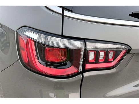 Certified 2023 Jeep Compass Limited AWD/4WD image 36