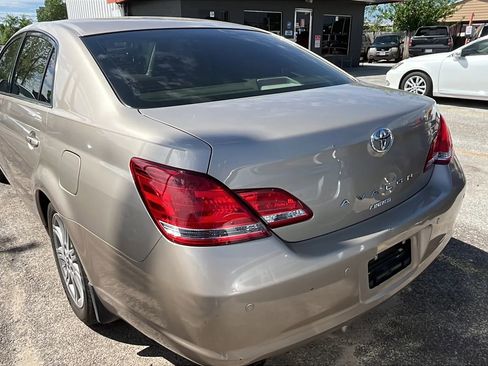 Used 2005 Toyota Avalon Limited FWD image 6
