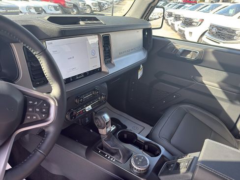 New 2025 Ford Bronco Outer Banks image 11
