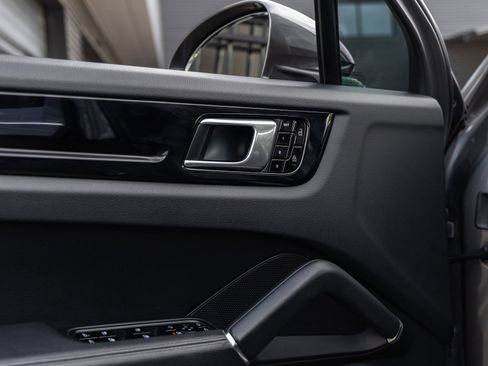 Certified 2019 Porsche Cayenne image 19