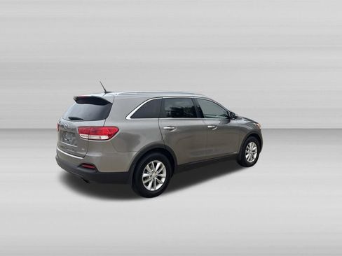 Used 2016 Kia Sorento AWD image 4