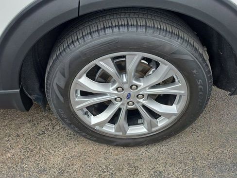 Certified 2023 Ford Explorer XLT w/ Equipment Group 202A image 9