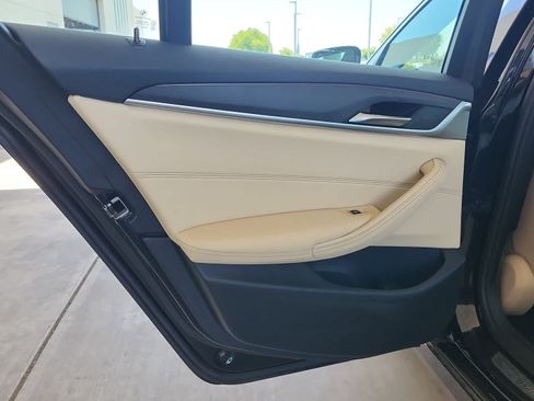 Used 2022 BMW 540i w/ Convenience Package RWD image 14