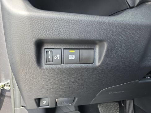 Used 2025 Toyota RAV4 XLE AWD/4WD image 25