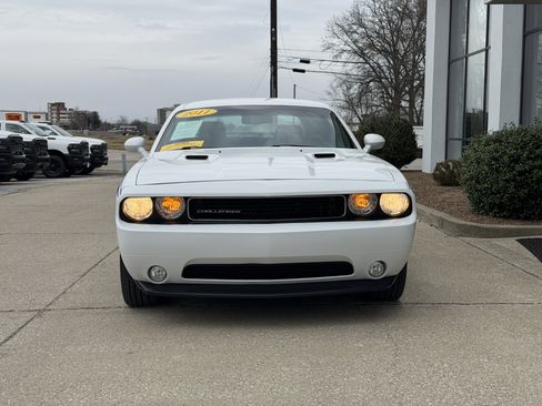 Used 2011 Dodge Challenger image 18