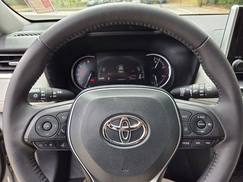 Used 2023 Toyota RAV4 XLE Premium image 22