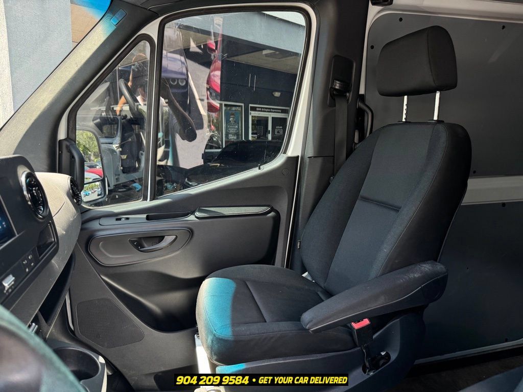 Used 2023 Mercedes-Benz Sprinter 2500 image 19