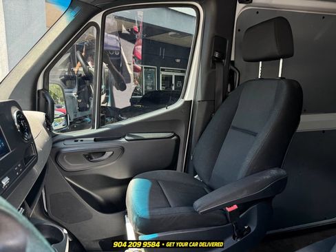 Used 2023 Mercedes-Benz Sprinter 2500 image 19