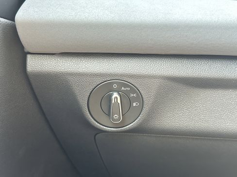 New 2025 Volkswagen Jetta SE image 23