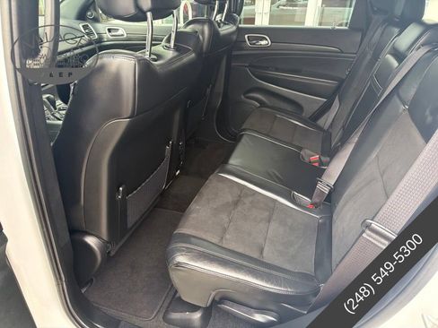 Used 2022 Jeep Grand Cherokee Laredo X AWD/4WD image 10