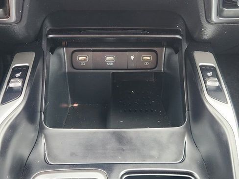 Used 2023 Kia Sorento S image 22