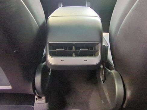 Used 2020 Tesla Model Y Long Range AWD/4WD image 30
