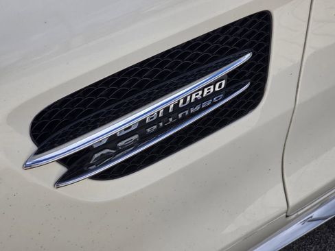 Used 2018 Mercedes-Benz AMG GT C image 10