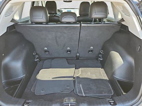 Used 2018 Jeep Compass Latitude w/ Popular Equipment Group FWD image 10