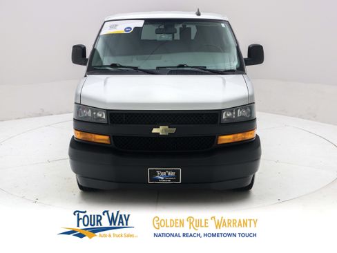 Used 2019 Chevrolet Express 3500 LS RWD image 9