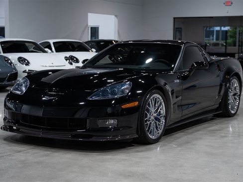 Used 2009 Chevrolet Corvette ZR1 w/ Preferred Equipment Group RWD image 10