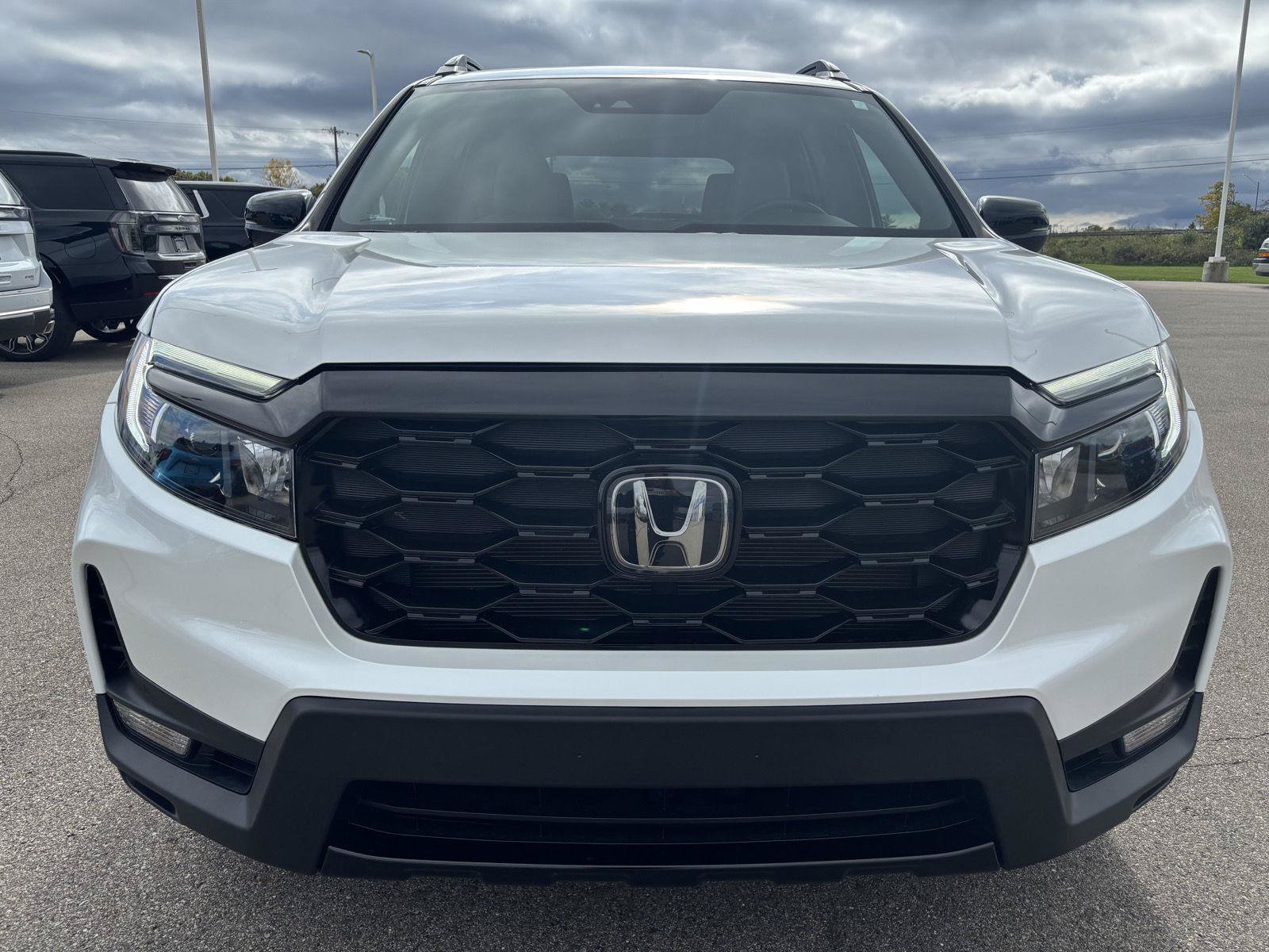 Used 2023 Honda Passport Elite image 6