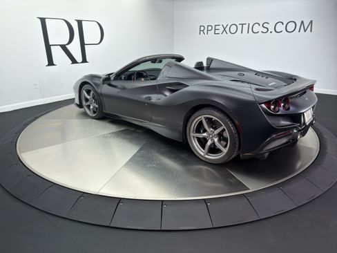 Used 2021 Ferrari F8 Tributo RWD image 7