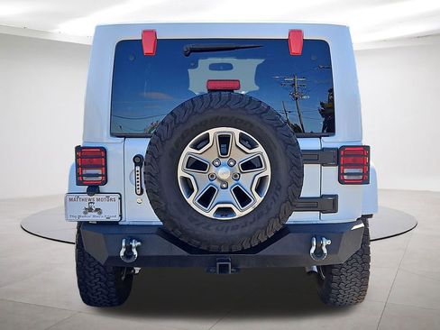 Used 2017 Jeep Wrangler Unlimited Rubicon w/ Connectivity Group AWD/4WD image 6