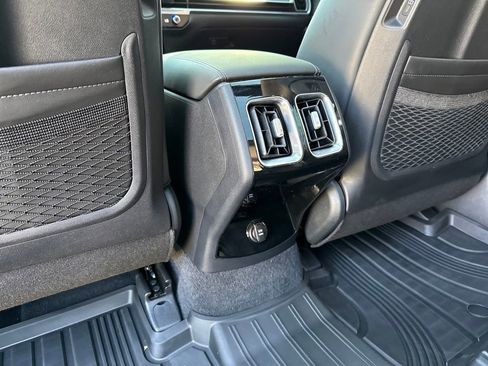Used 2025 Kia Sorento SX image 22