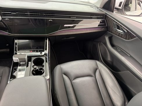 Used 2022 Audi Q8 Prestige w/ Prestige Package AWD/4WD image 31