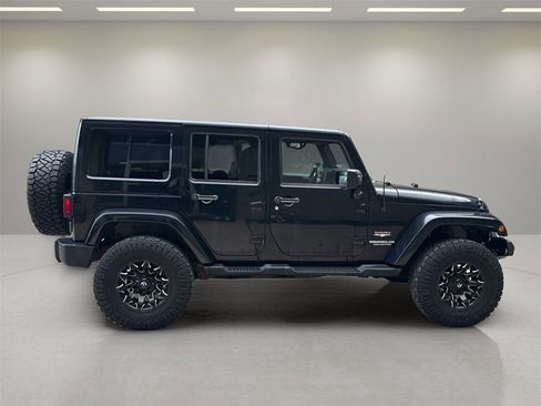 Used 2012 Jeep Wrangler Unlimited Sahara w/ Dual Top Group image 6