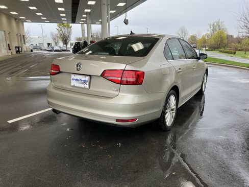 Used 2015 Volkswagen Jetta SE image 10