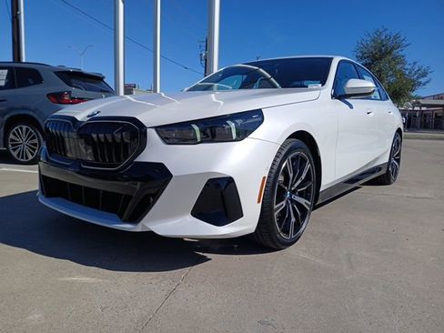 New 2026 BMW 530i w/ M Sport Package RWD image 3