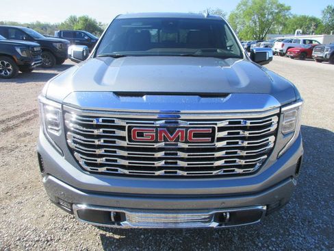 New 2026 GMC Sierra 1500 Denali w/ Denali Reserve Package AWD/4WD image 11