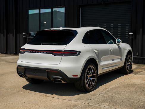 New 2026 Porsche Macan image 10