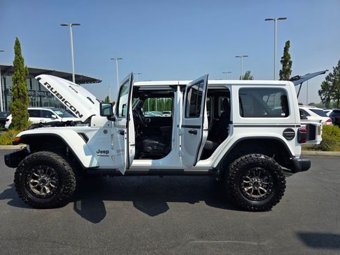 Used 2021 Jeep Wrangler Unlimited Rubicon w/ Dual Top Group AWD/4WD image 12